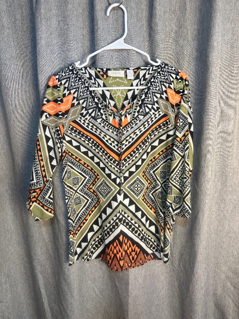 CHICO'S Olive Green Aztec Geometric Tassel V-Neck Blouse - Size 0 (US 4/Small)